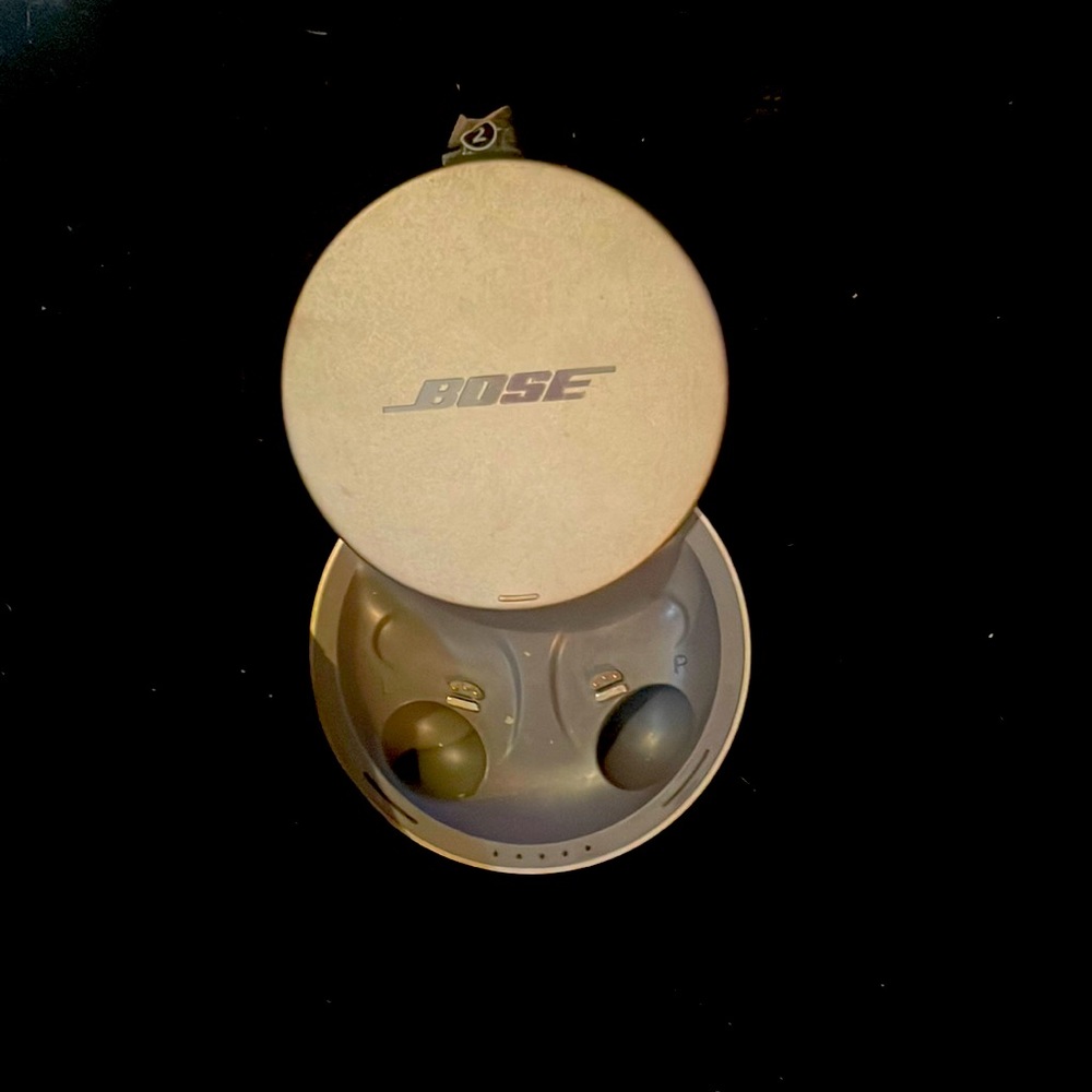 I am just selling the charging case for the Boise quiet mode earbuds.